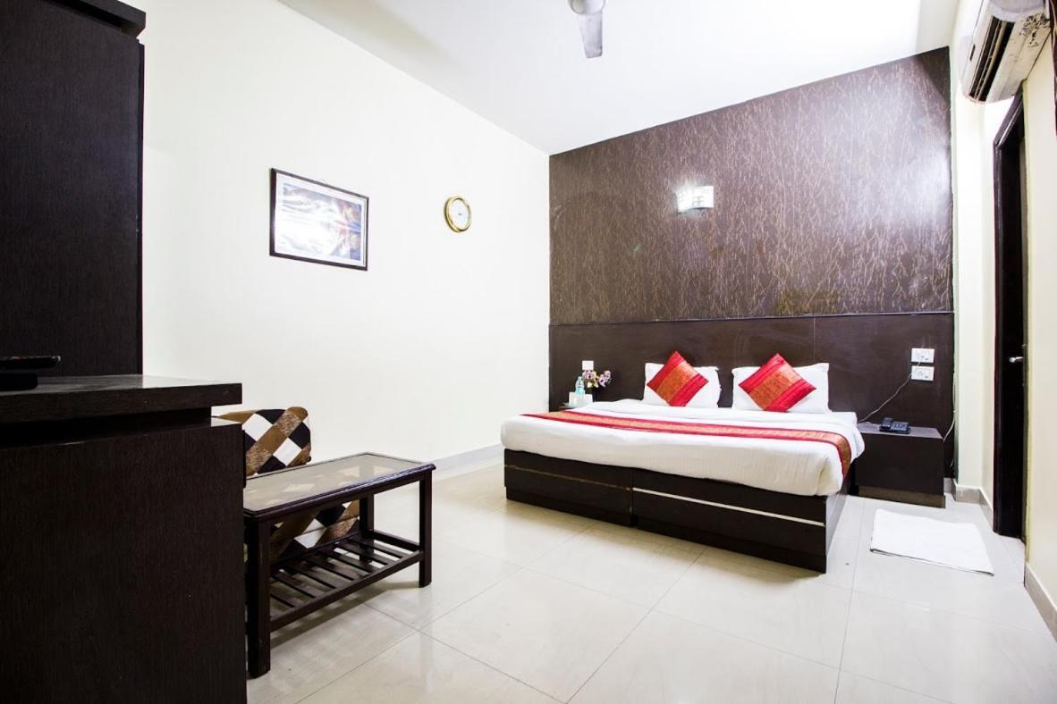 Oyo 9601 Hotel Sunshine Residency Castle Noida Exteriör bild